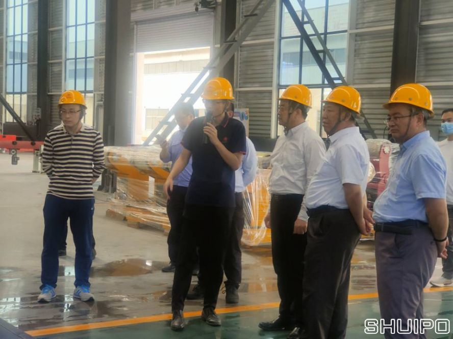 山東省科學(xué)院激光研究所所長賈中青、山東省機械設(shè)計研究院院長林江海帶領(lǐng)激光、高端裝備領(lǐng)域?qū)＜乙恍?人到水泊焊割實地調(diào)研2